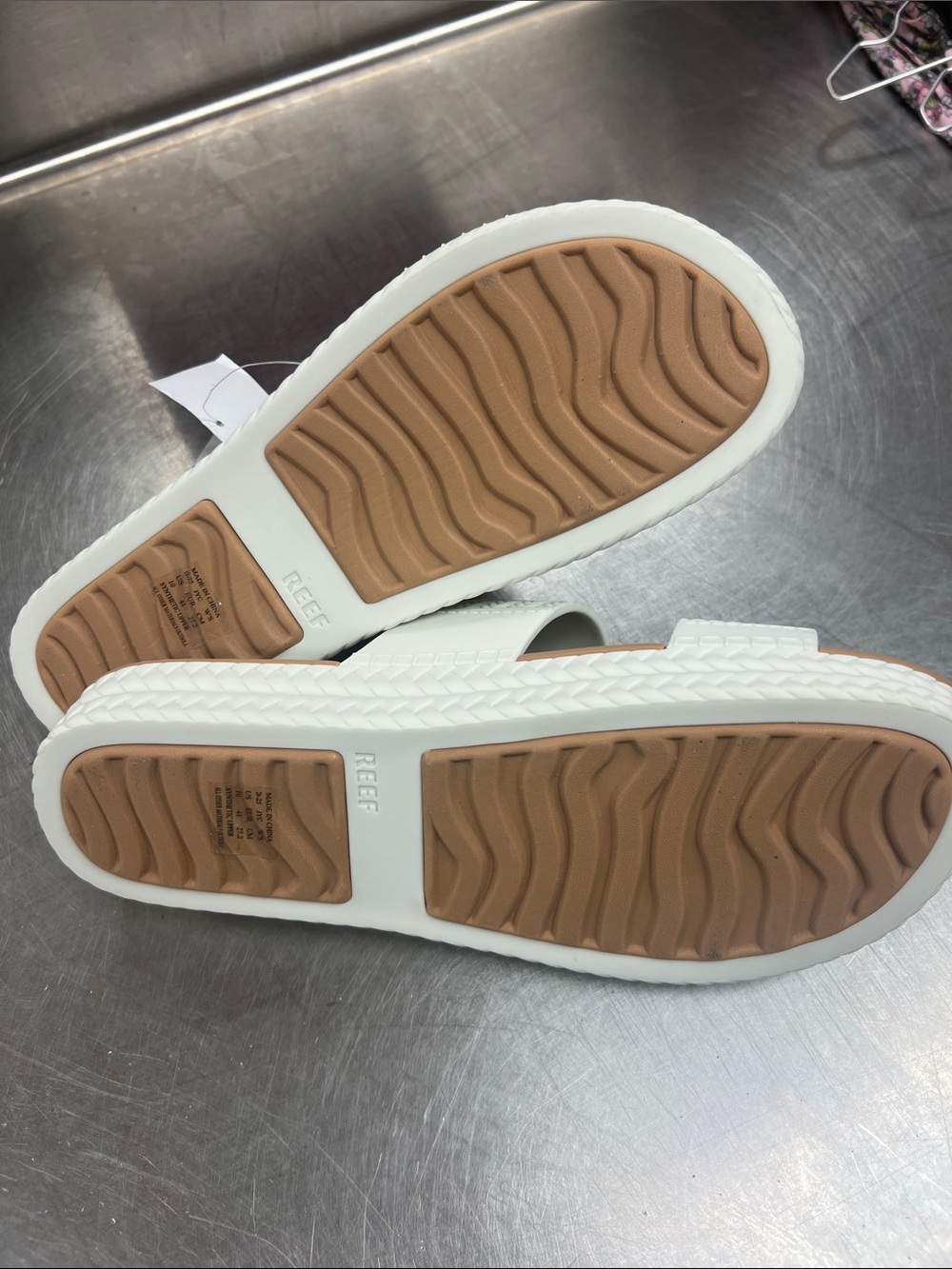 Reef White Double-Strap Sandals with Tan Footbed Water Vista Slide Sz 10 - Picture 4 of 7